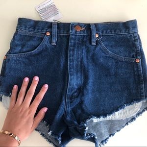 NWT Urban Renewal Vintage Wrangler Shorts Sz29